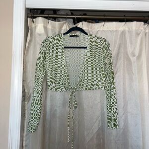 PrettyLittleThing Green and White Patterned Crop Top